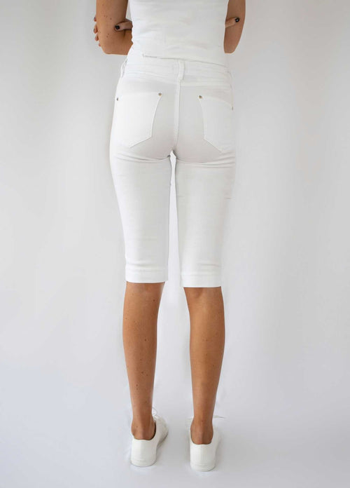 no2moro remi pedal pusher long womens knee length shorts in white from the back